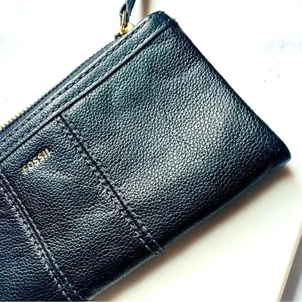 NWOT Fossil Ella Leather Clutch Large Bifold Wallet
